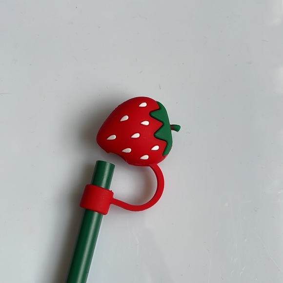 Silicone Strawberry Starbucks Straw Cover NEW - Picture 2 of 2